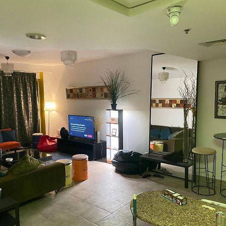 Travelers Backpackers Pansiyon Dubai Dış mekan fotoğraf