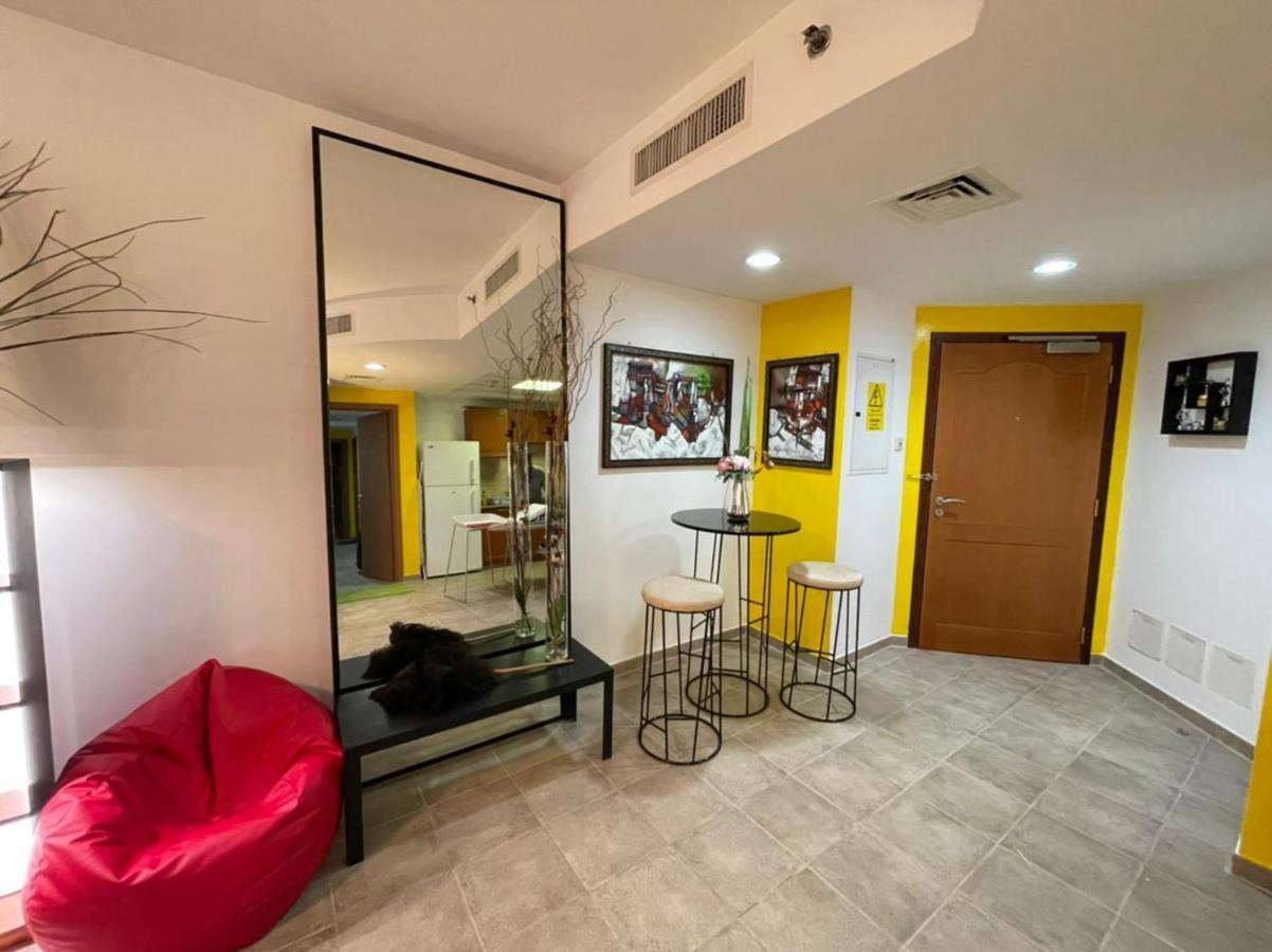 Travelers Backpackers Pansiyon Dubai Dış mekan fotoğraf