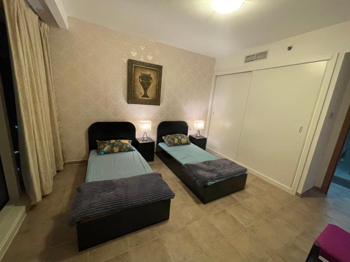 Travelers Backpackers Pansiyon Dubai Dış mekan fotoğraf