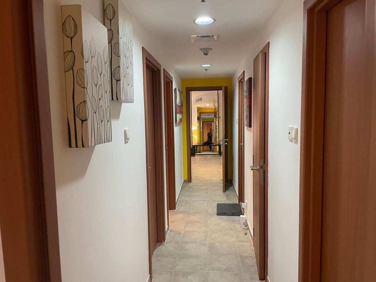 Travelers Backpackers Pansiyon Dubai Dış mekan fotoğraf
