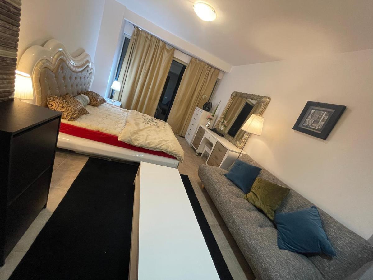 Travelers Backpackers Pansiyon Dubai Dış mekan fotoğraf